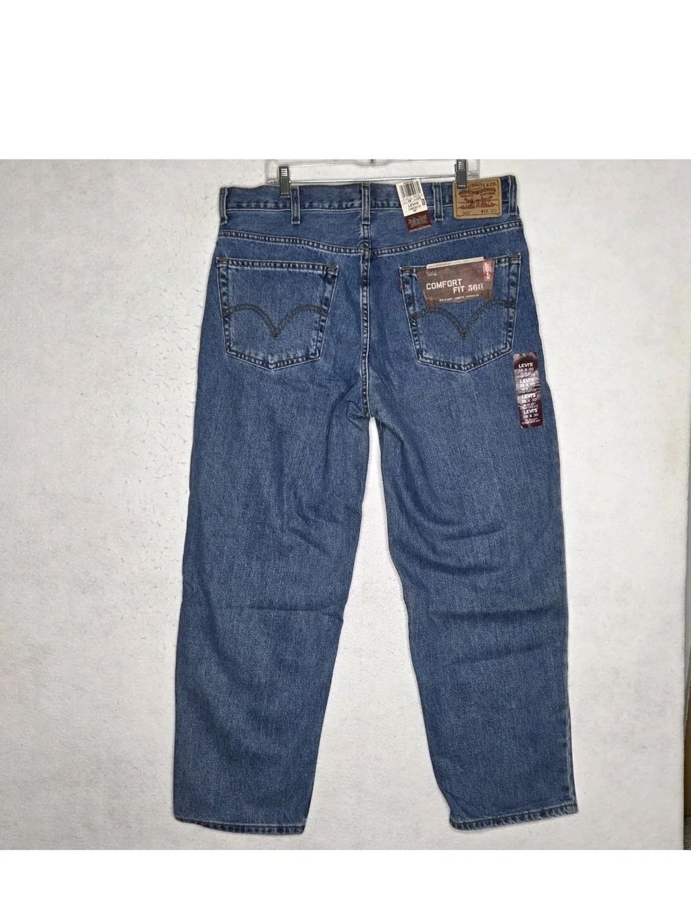 Levis 560 NWT Comfort Fit Tapered Leg Denim Jeans Mens 38×30 (FITS 38×29.5) Blue